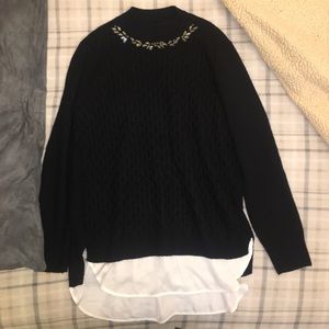 Women’s knit simply Vera wang classy sweater.
